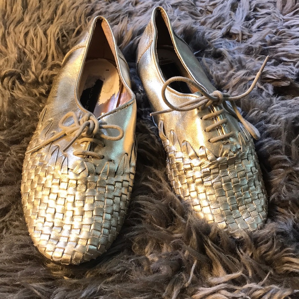Steve Madden Funky gold shoes. Size 7.5